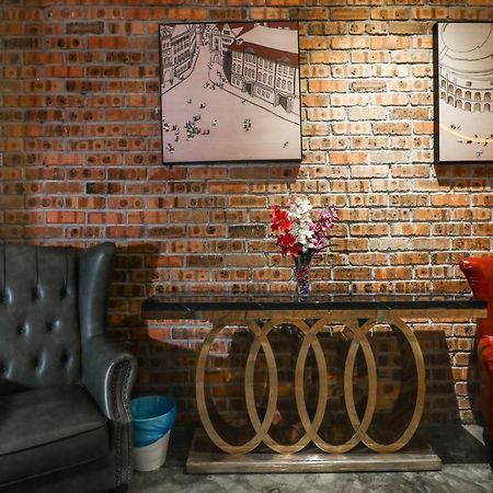 Urbanstay Industrial Ипох Екстериор снимка